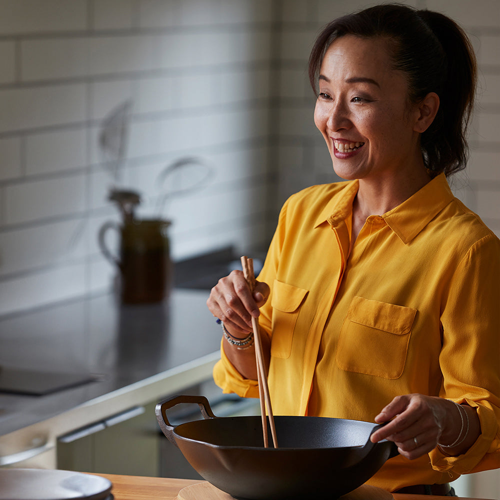 The Takumi Wok Set by Ironclad Co. Handcrafted 31cm Cast Iron Wok